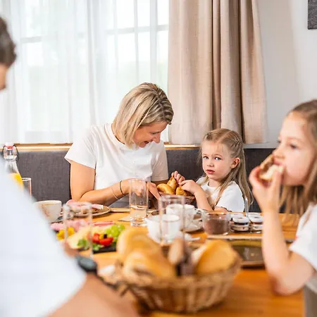 Chalet Trattlers Hof-chalets Bad Kleinkirchheim